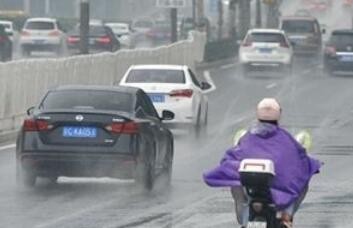 黄淮江淮等地“雨哗哗” 南北方多地高温在线